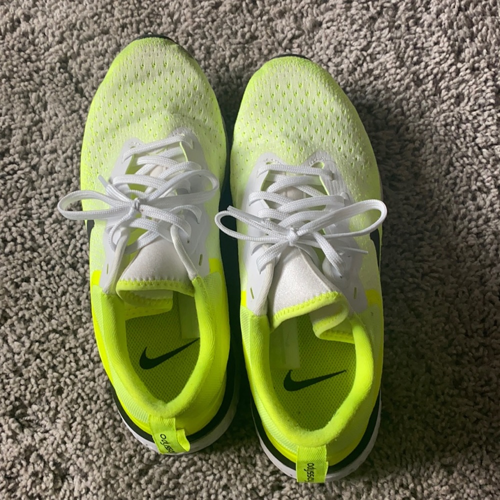 Mens Nike Odyssey React tennis shoe